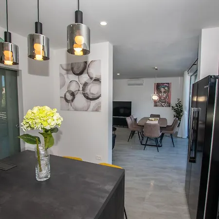 House Laura * ביוגראד נה מורו