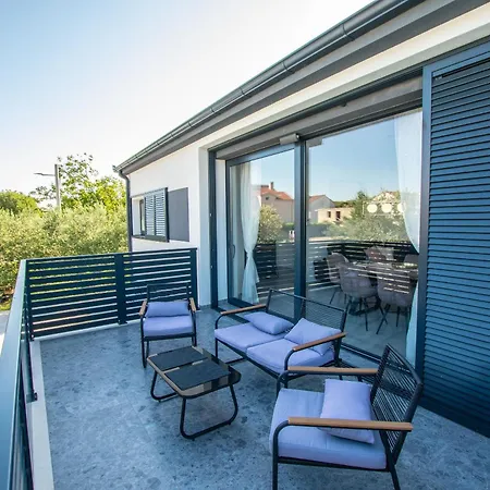 House Laura בית נופש